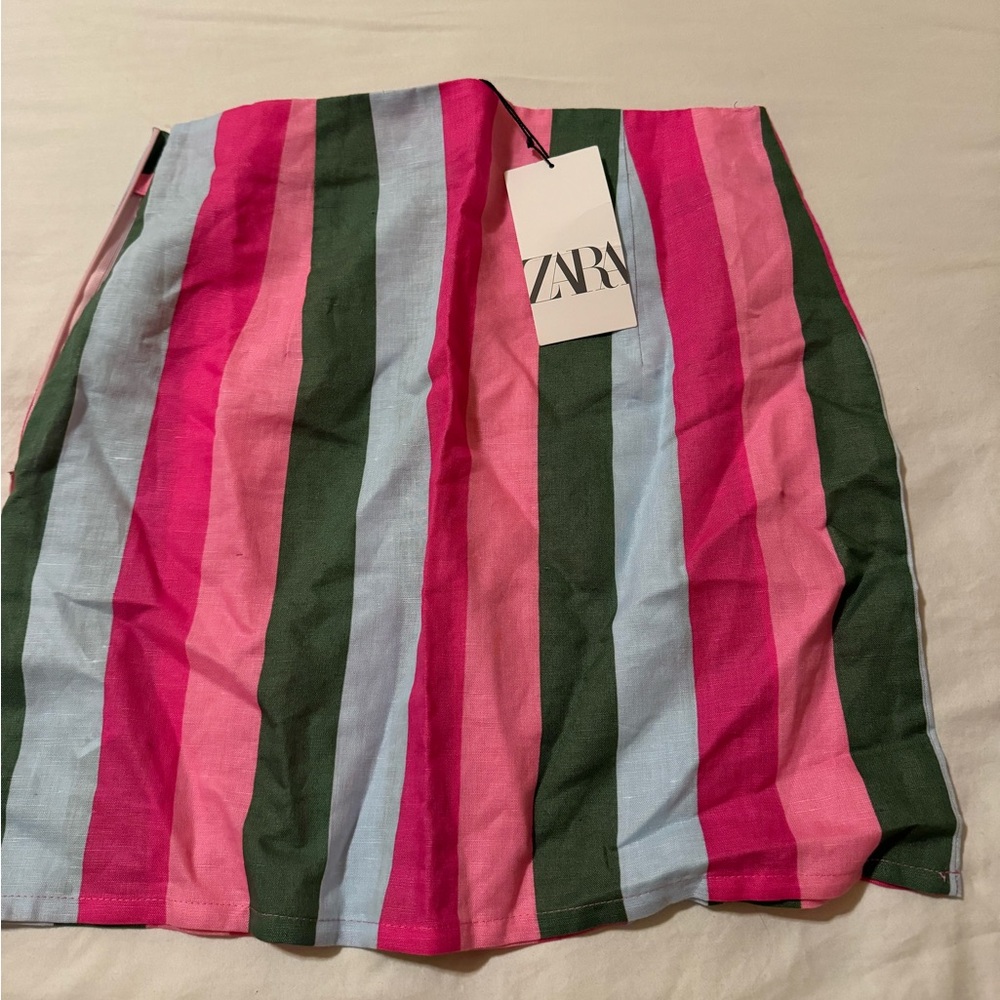 Zara mini skirt high waisted. New with tags. Never used.